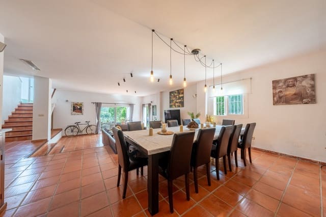 5 soverom Villa til salgs i Sotogrande Alto, San Roque - € 980 000 (Ref: 9967309)