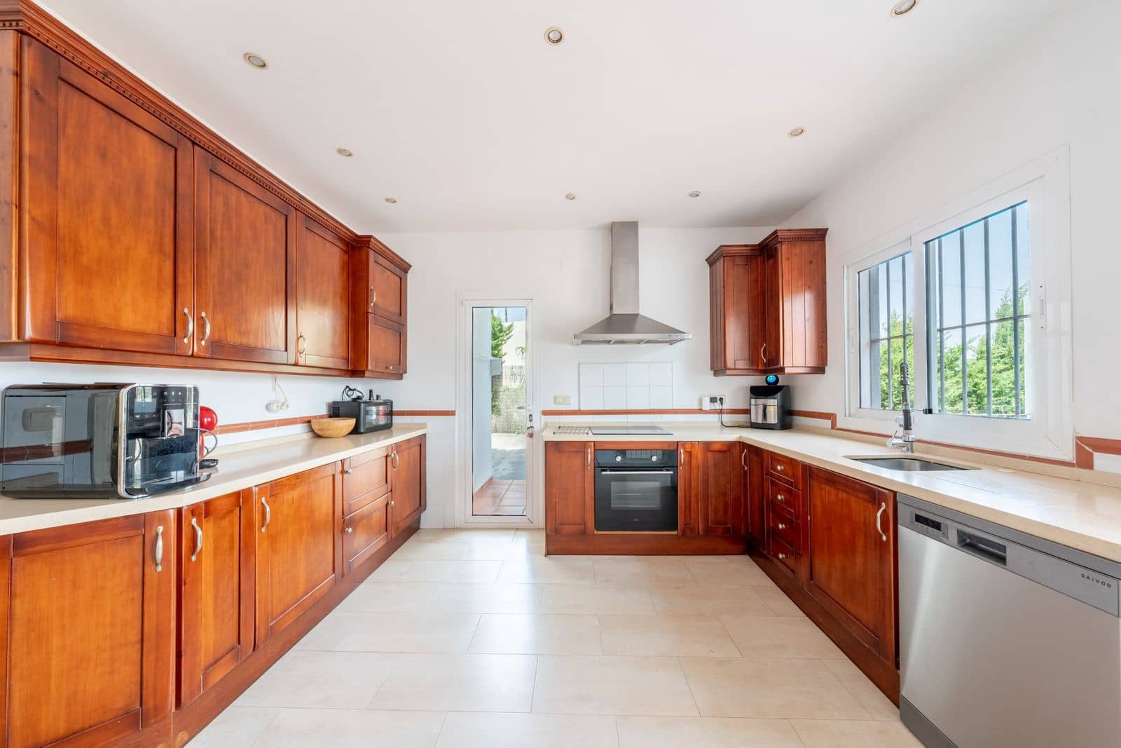 5 soverom Villa til salgs i Sotogrande - € 980 000 (Ref: 9967309)