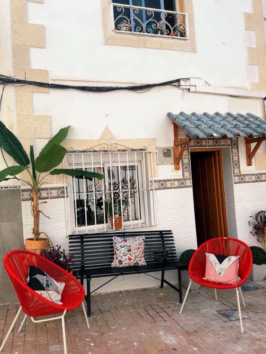 5 soveværelse Byhus til salg i Estepona - € 275.000 (Ref: 9967329)