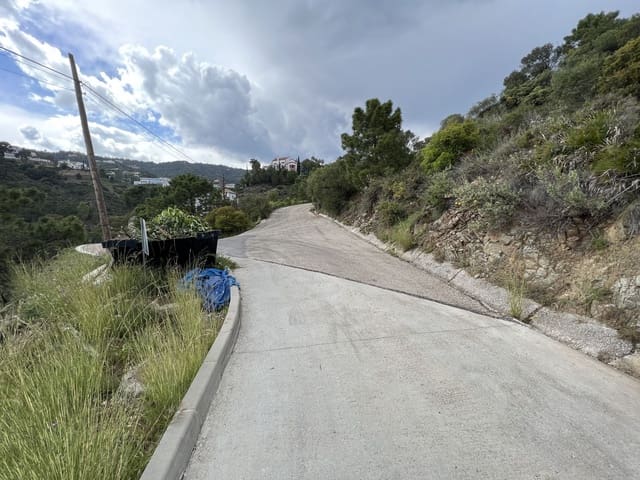 Byggegrund til salg i El Madroñal, Benahavís - € 2.300.000 (Ref: 9967330)