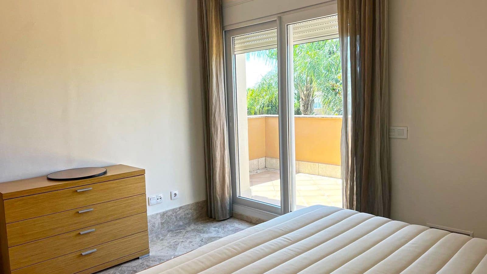 3 soverom Kjedet enebolig til salgs i Marbella - € 890 000 (Ref: 9967335)