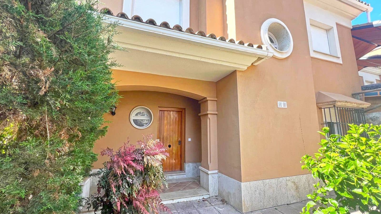 3 soverom Kjedet enebolig til salgs i Marbella - € 890 000 (Ref: 9967335)