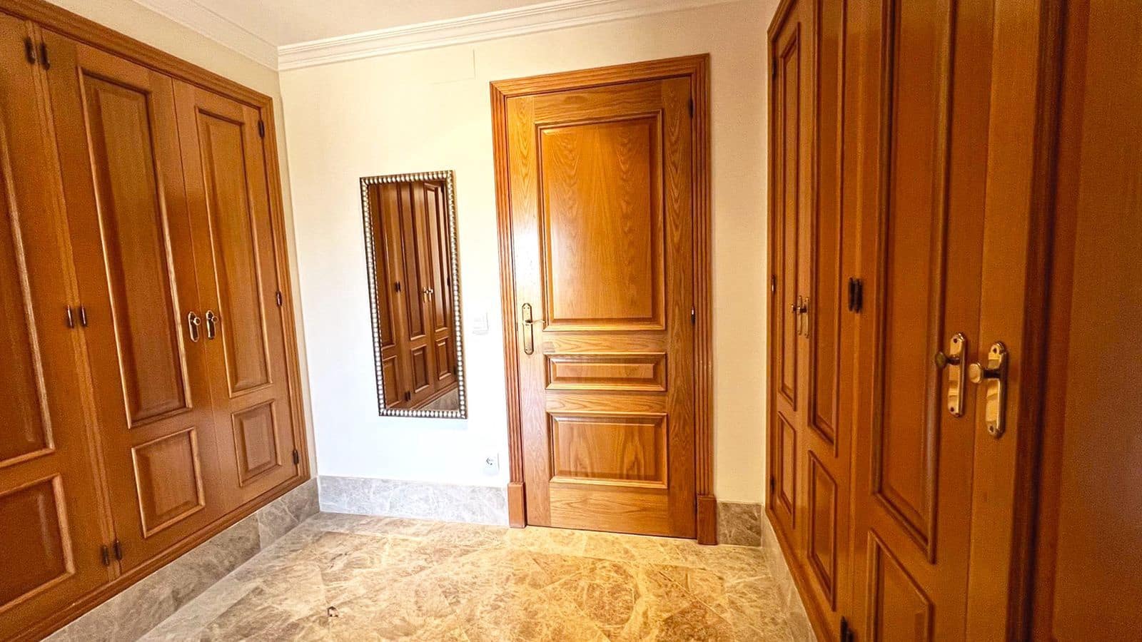 3 soverom Kjedet enebolig til salgs i Marbella - € 890 000 (Ref: 9967335)