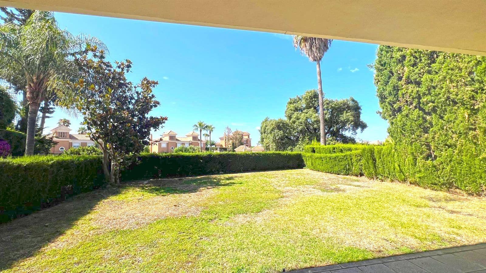 3 soverom Kjedet enebolig til salgs i Marbella - € 890 000 (Ref: 9967335)