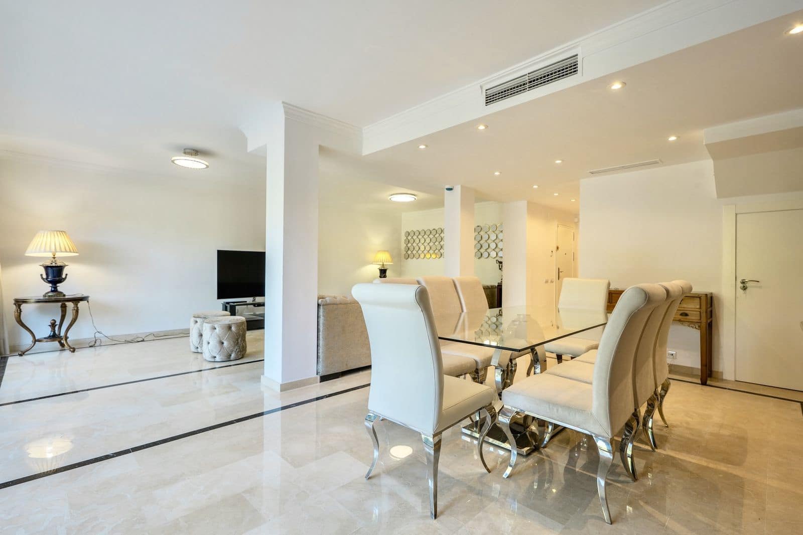 4 soveværelse Byhus til salg i Nueva Andalucia - € 790.000 (Ref: 9967337)