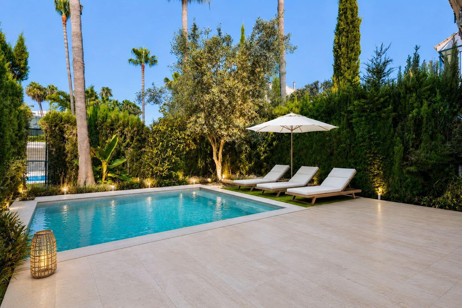 4 soveværelse Byhus til salg i Nueva Andalucia - € 790.000 (Ref: 9967337)