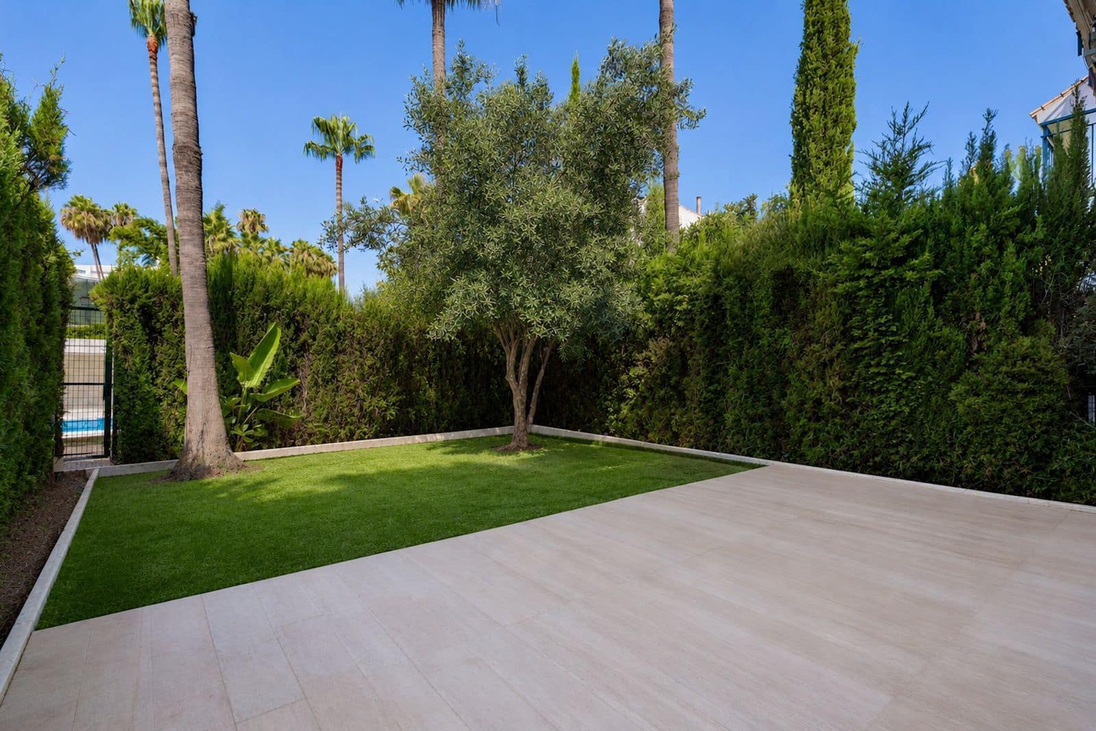 4 soveværelse Byhus til salg i Nueva Andalucia - € 790.000 (Ref: 9967337)
