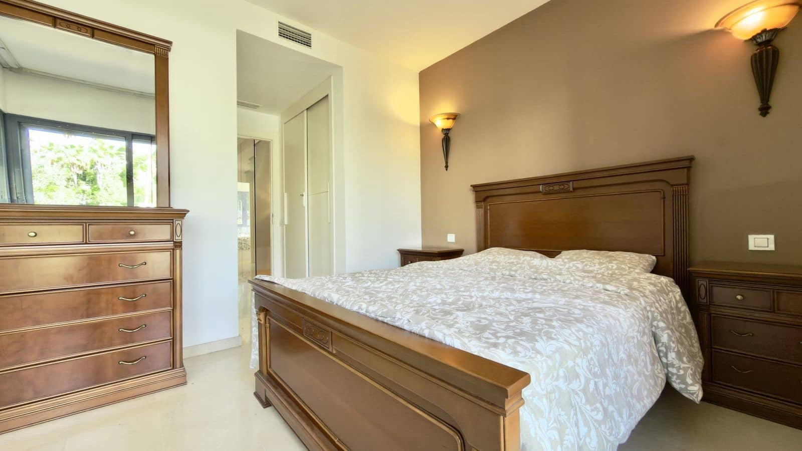 4 soveværelse Byhus til salg i Nueva Andalucia - € 790.000 (Ref: 9967337)