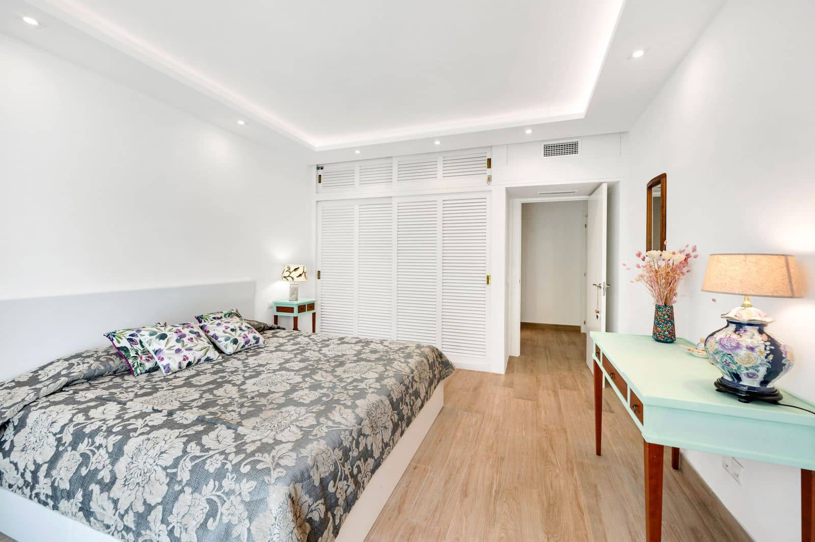 2 bedroom Apartment for sale in Golden Mile - € 2,425,000 (Ref: 9967341)