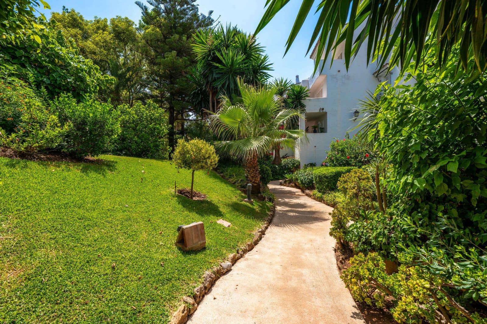 2 bedroom Apartment for sale in Golden Mile - € 2,425,000 (Ref: 9967341)