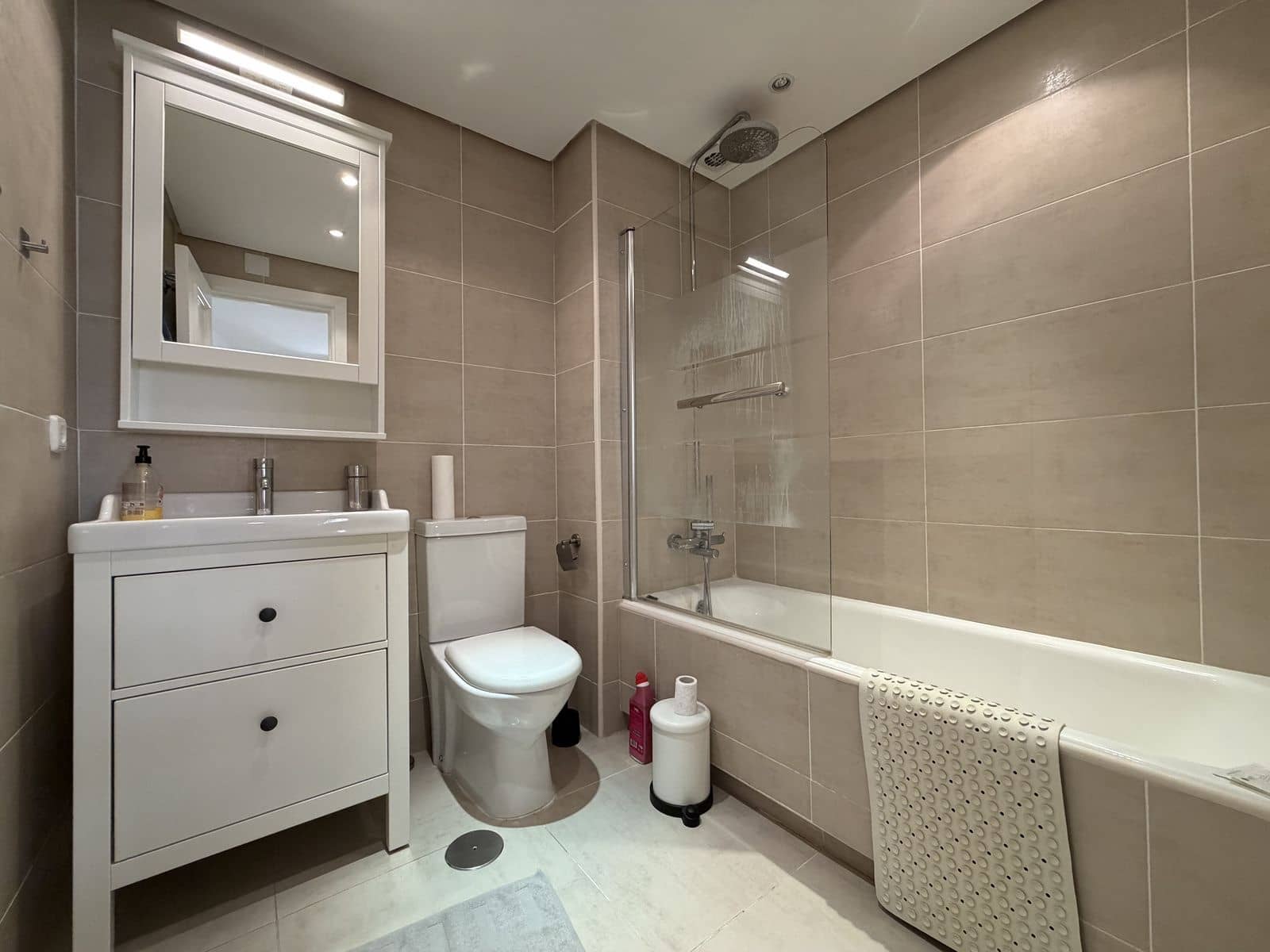 1 sypialnia Apartament na sprzedaż w Estepona - 349 000 € (Ref: 9967356)