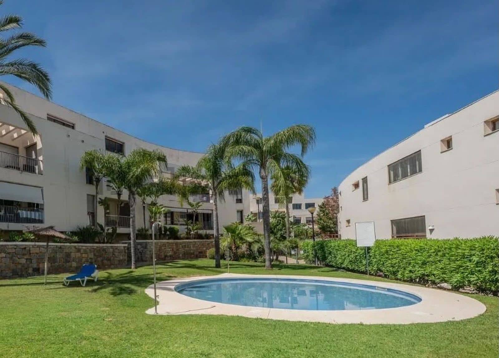 3 bedroom Apartment for sale in Los Monteros - € 425,000 (Ref: 9967361)