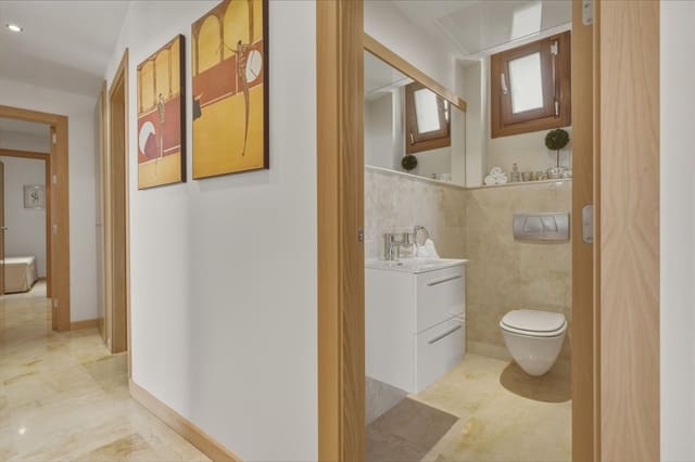 3 sovrum Lägenhet till salu i Los Monteros, Marbella - 550 000 € (Ref: 9967371)