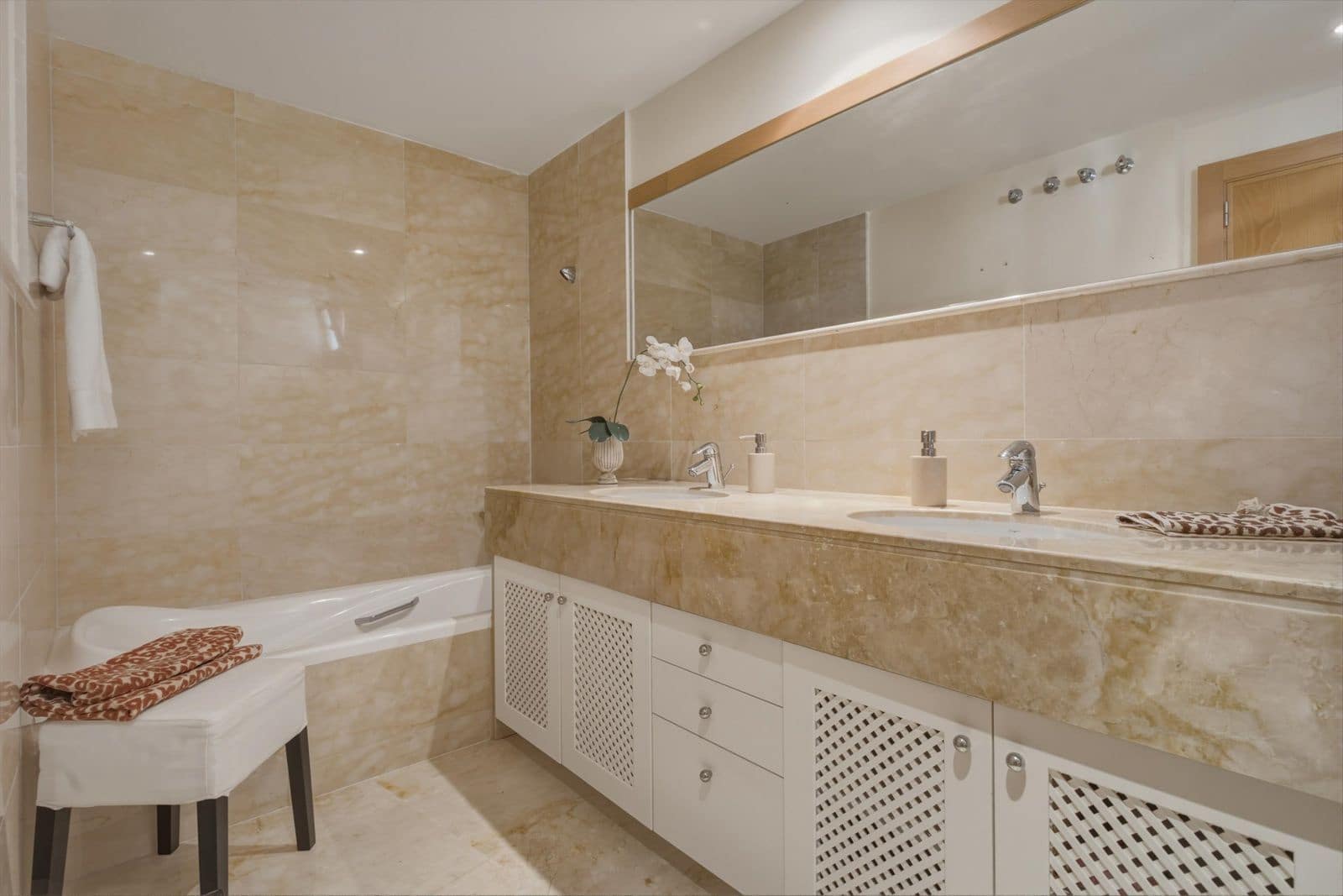 3 sovrum Lägenhet till salu i Los Monteros - 550 000 € (Ref: 9967371)