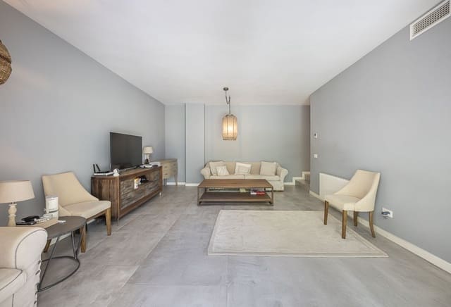 2 soverom Leilighet til salgs i Puerto Banus, Marbella - € 629 000 (Ref: 9967374)