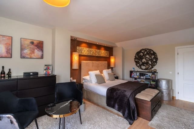 Ático de 3 habitaciones en Bel-Air, Estepona en venta - 680.000 € (Ref: 9967381)
