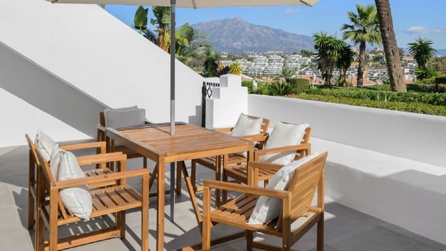 3 soveværelse Byhus til salg i El Paraiso, Estepona - € 725.000 (Ref: 9967392)