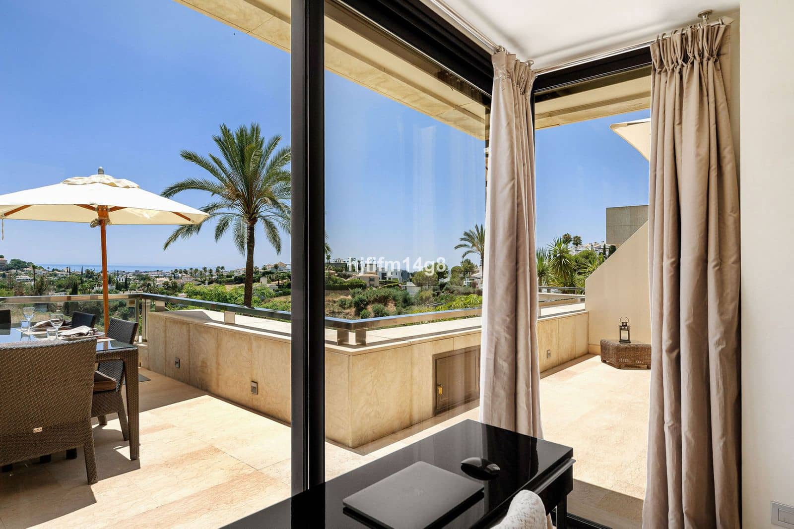 2 soveværelse Lejlighed til salg i Nueva Andalucia - € 975.000 (Ref: 9967395)