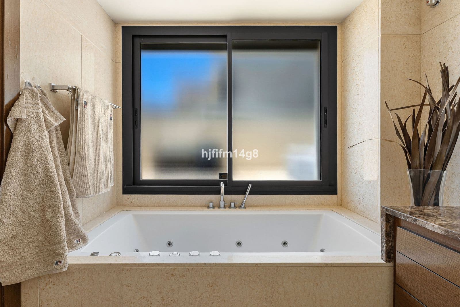 2 soveværelse Lejlighed til salg i Nueva Andalucia - € 975.000 (Ref: 9967395)