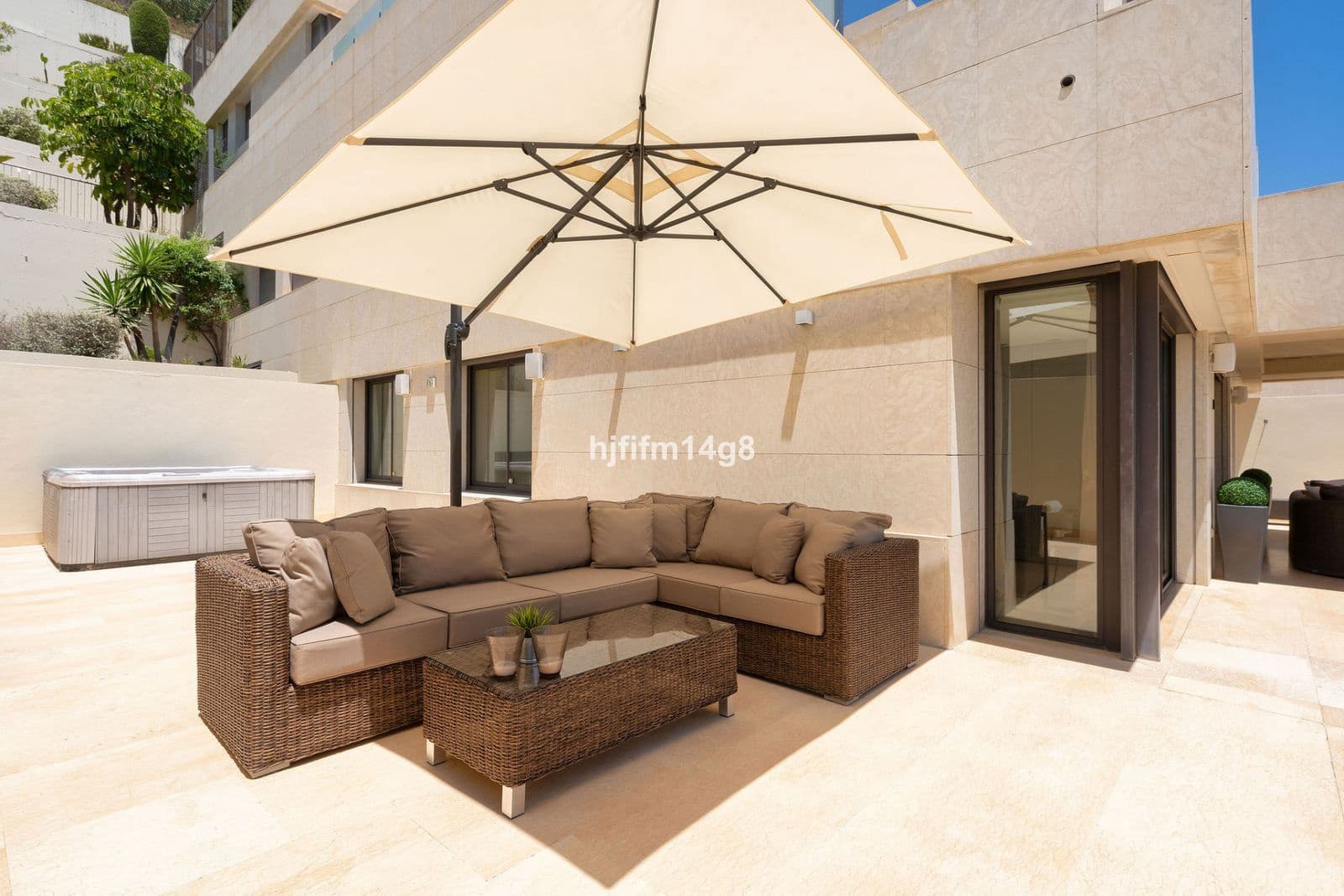 2 soveværelse Lejlighed til salg i Nueva Andalucia - € 975.000 (Ref: 9967395)