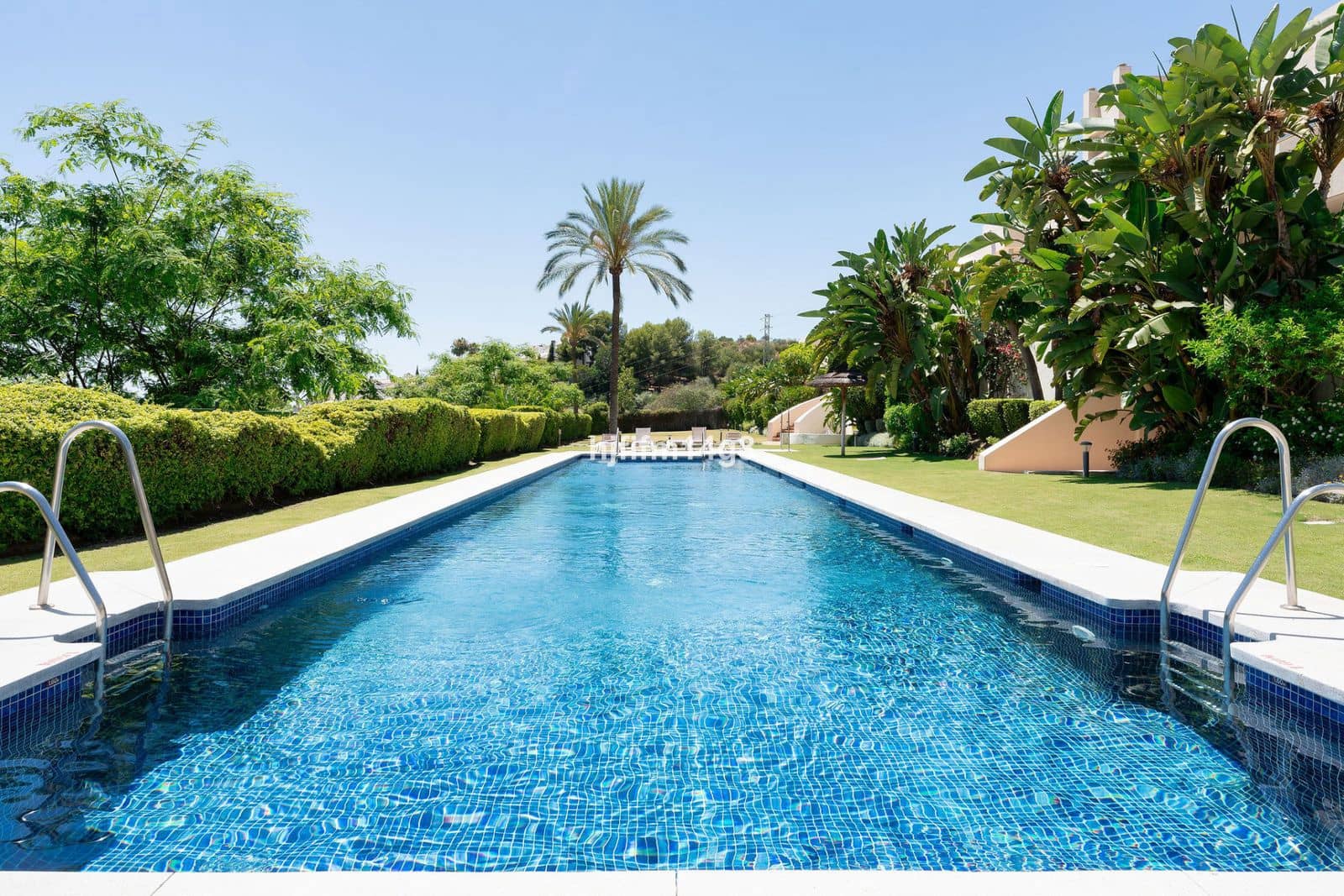 2 soveværelse Lejlighed til salg i Nueva Andalucia - € 975.000 (Ref: 9967395)