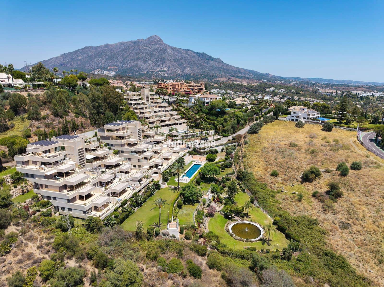 2 soveværelse Lejlighed til salg i Nueva Andalucia - € 975.000 (Ref: 9967395)