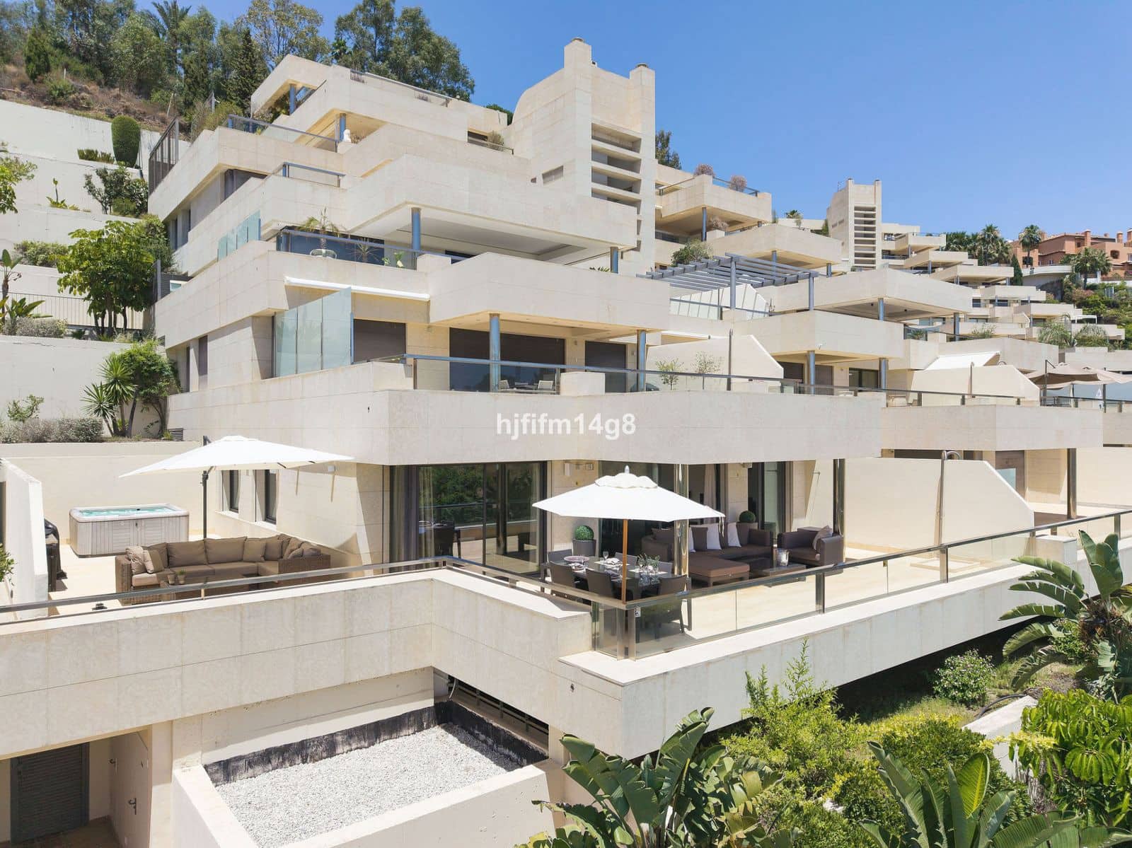 2 soveværelse Lejlighed til salg i Nueva Andalucia - € 975.000 (Ref: 9967395)