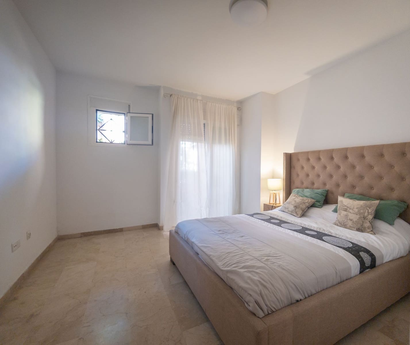 2 slaapkamer Appartement te koop in Guadalmina - € 440.000 (Ref: 9967399)