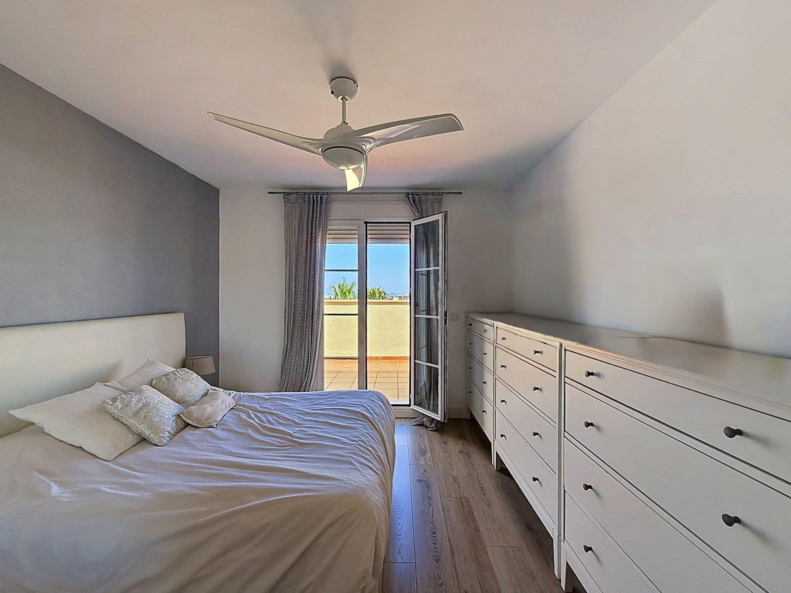 4 bedroom Townhouse for sale in Torremolinos - € 620,000 (Ref: 9967400)