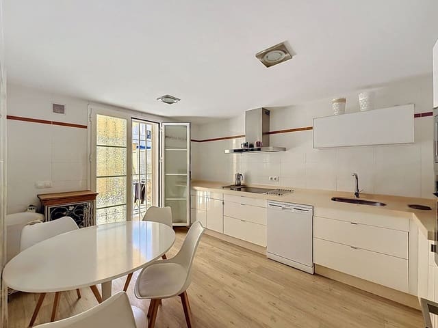 4 soveværelse Byhus til salg i Torremolinos - € 620.000 (Ref: 9967400)