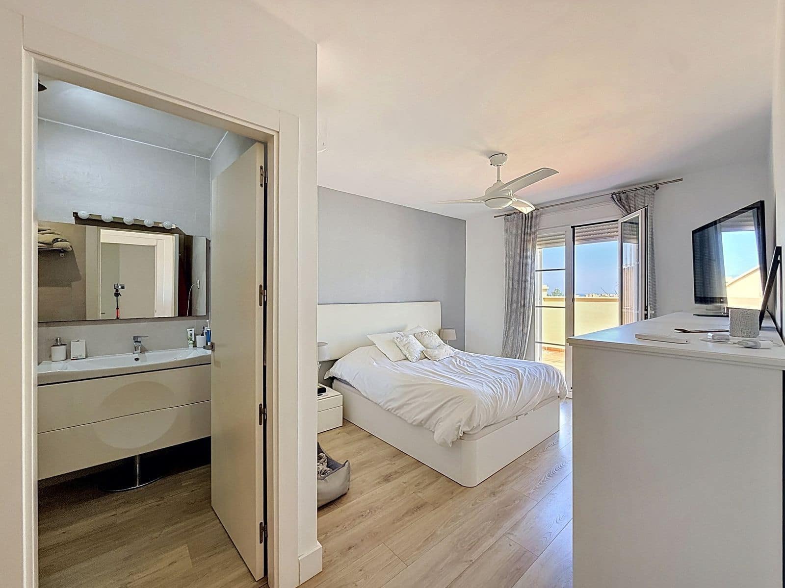 4 bedroom Townhouse for sale in Torremolinos - € 620,000 (Ref: 9967400)