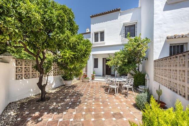 4 soverom Hus til salgs i Marbella - € 845 000 (Ref: 9967404)