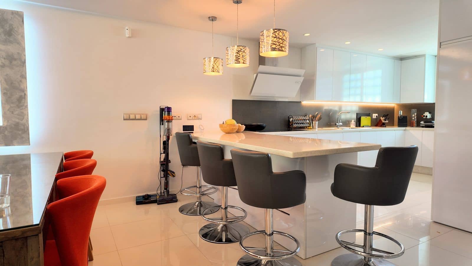 4 bedroom Townhouse for sale in Marbella - € 895,000 (Ref: 9967408)