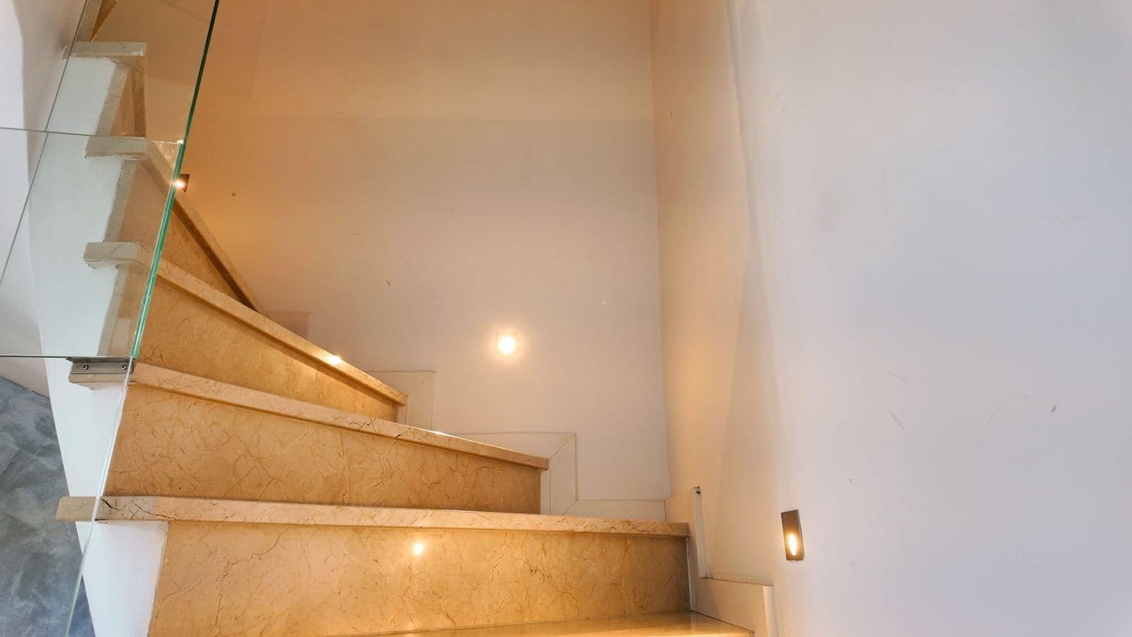 4 bedroom Townhouse for sale in Marbella - € 895,000 (Ref: 9967408)