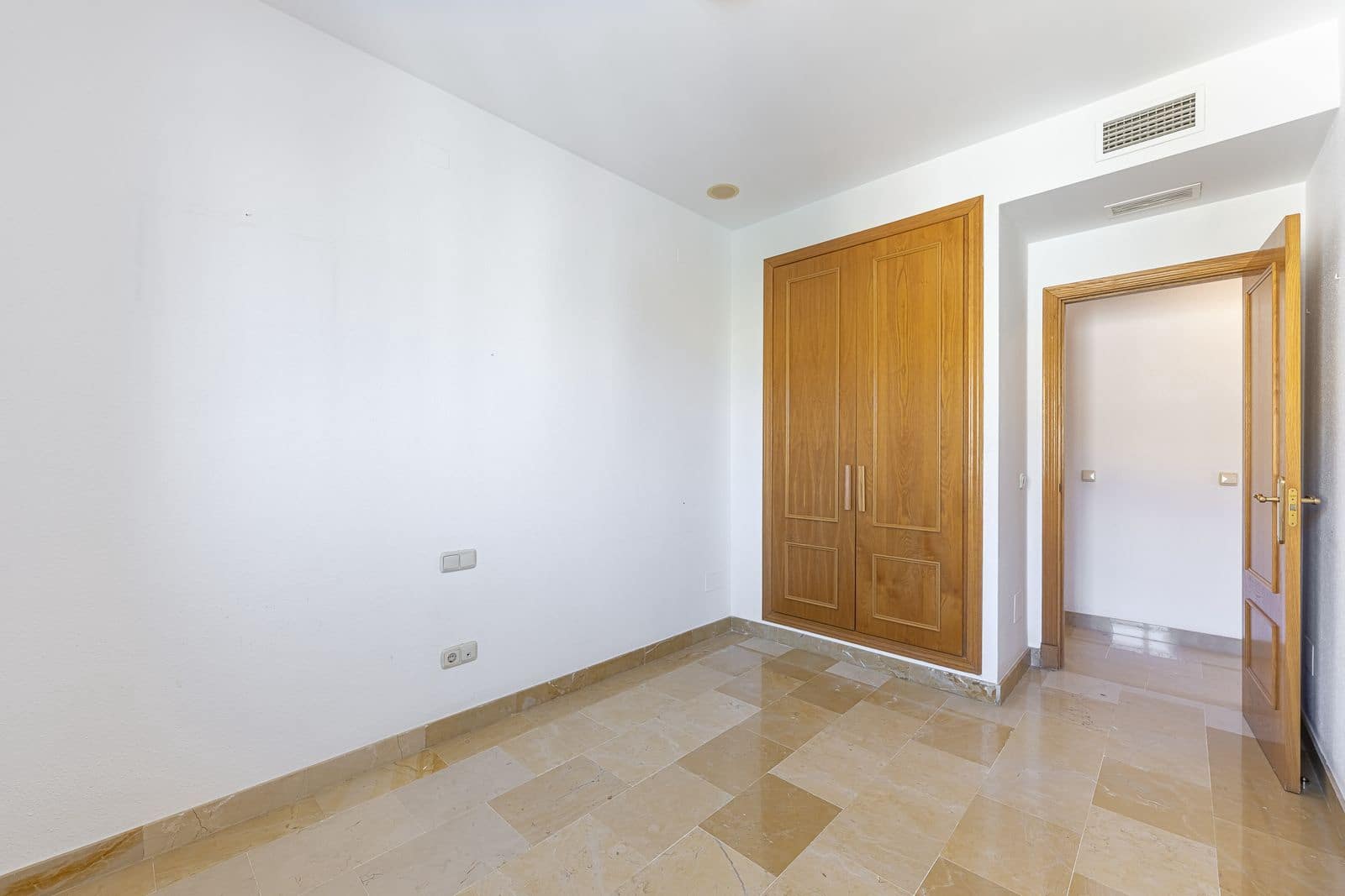 3 bedroom Apartment for sale in San Pedro de Alcantara - € 649,000 (Ref: 9967410)