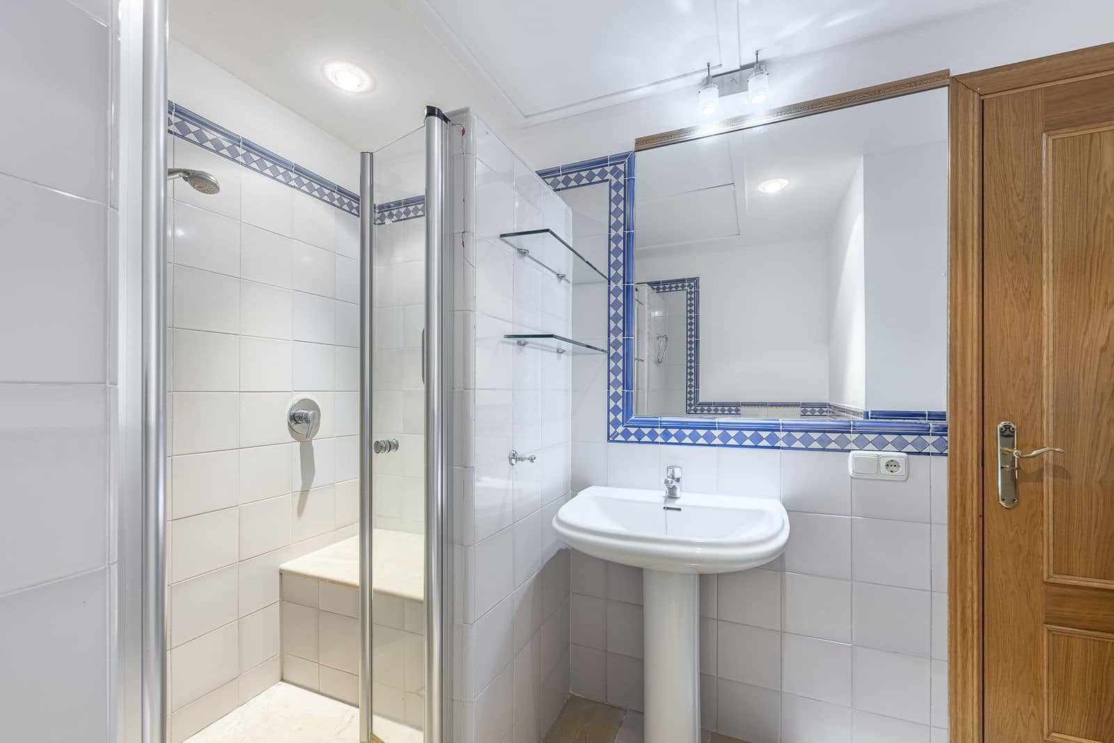 3 bedroom Apartment for sale in San Pedro de Alcantara - € 649,000 (Ref: 9967410)