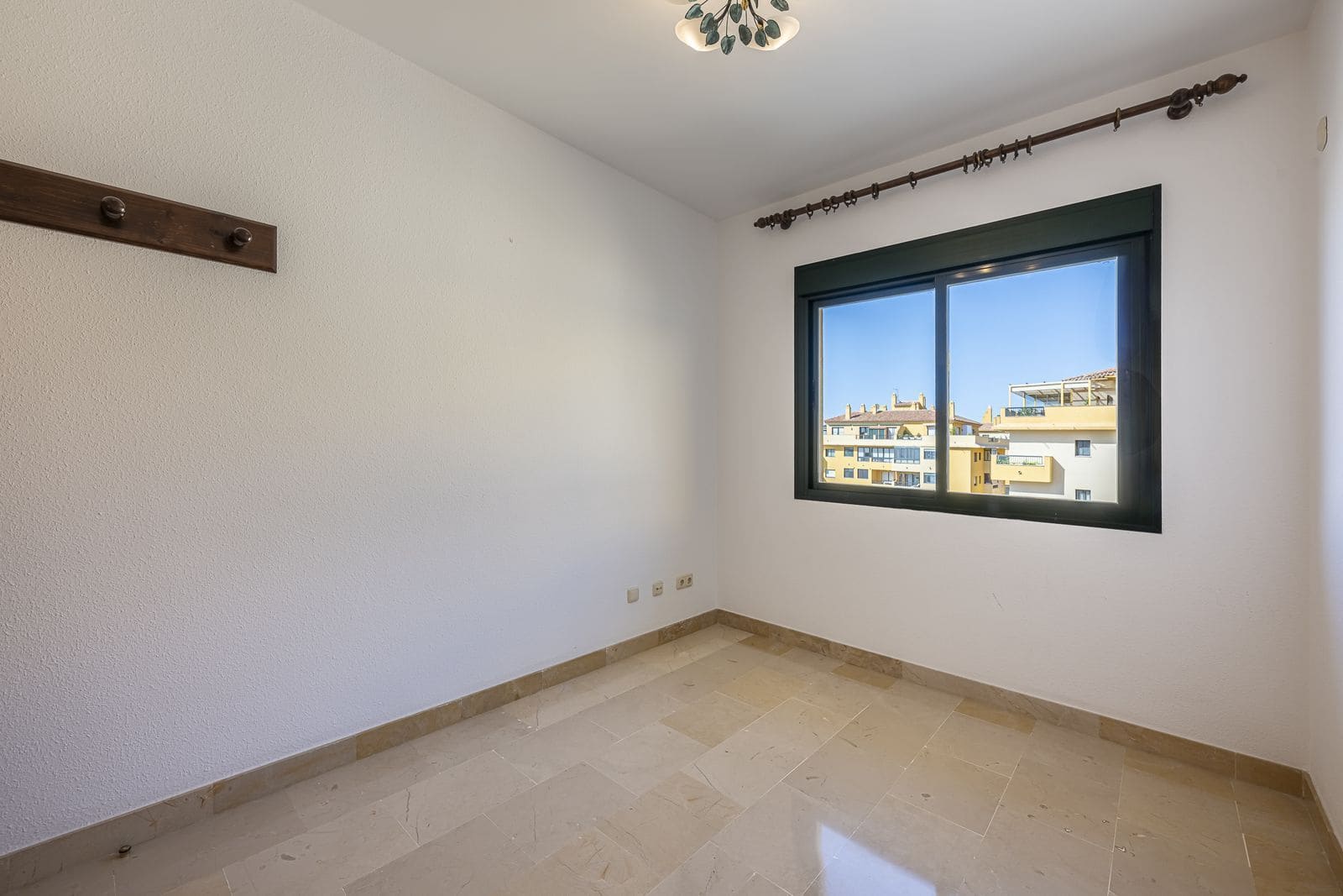 3 bedroom Apartment for sale in San Pedro de Alcantara - € 649,000 (Ref: 9967410)