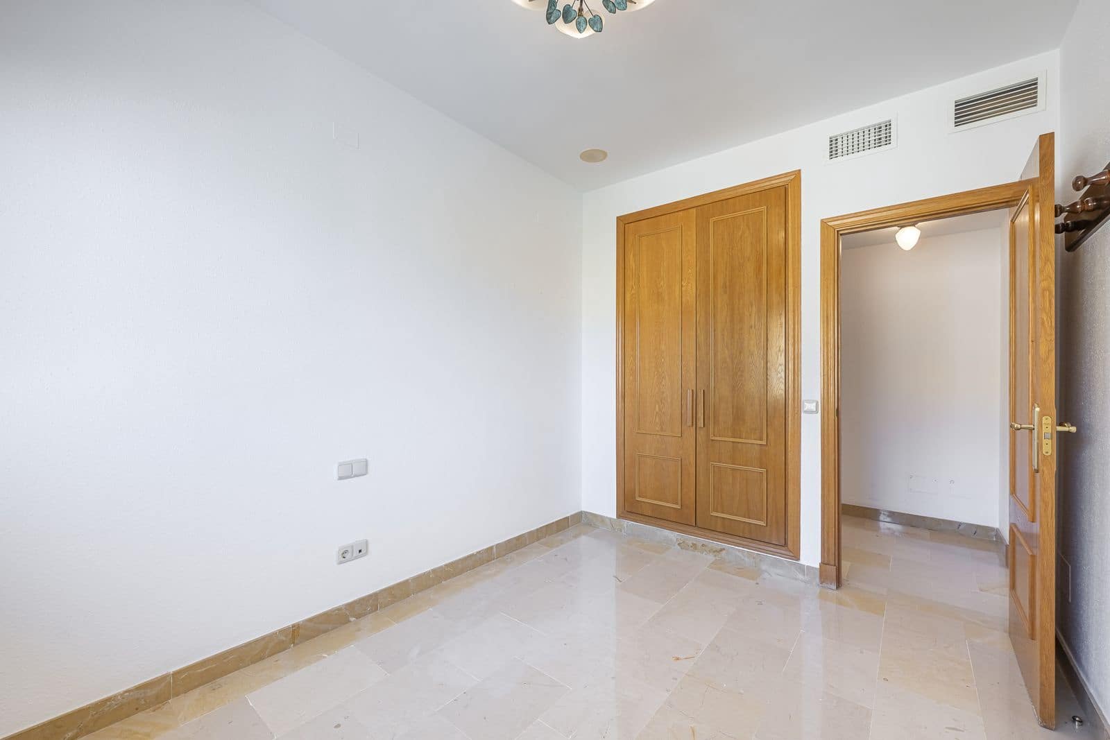 3 bedroom Apartment for sale in San Pedro de Alcantara - € 649,000 (Ref: 9967410)