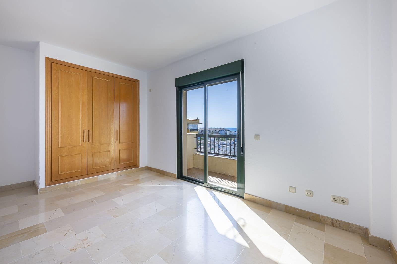 3 bedroom Apartment for sale in San Pedro de Alcantara - € 649,000 (Ref: 9967410)