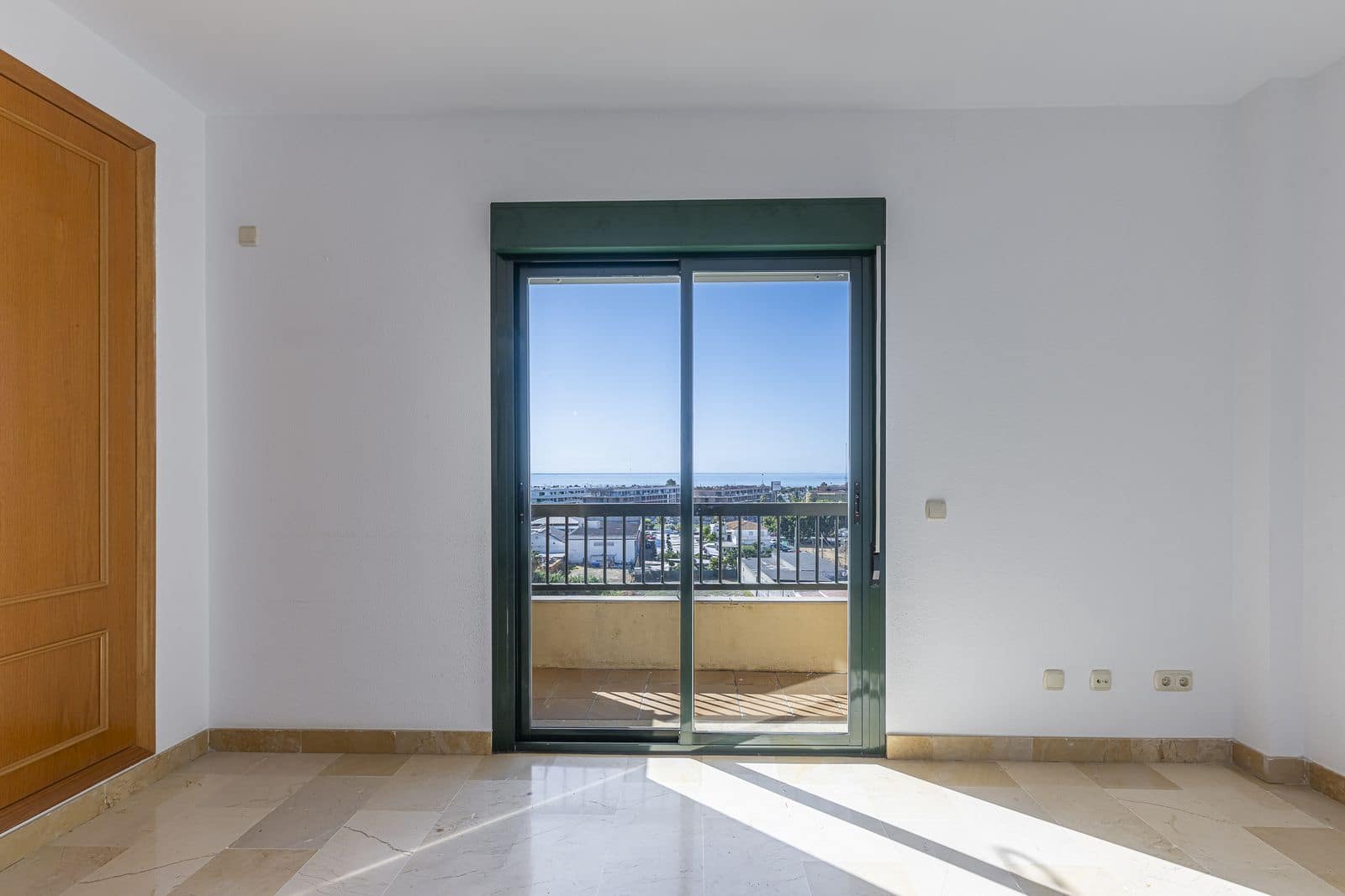 3 bedroom Apartment for sale in San Pedro de Alcantara - € 649,000 (Ref: 9967410)
