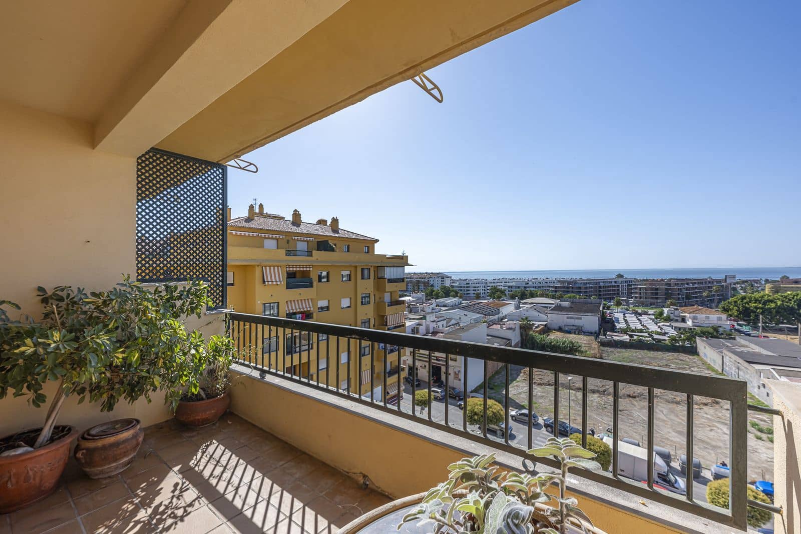 3 bedroom Apartment for sale in San Pedro de Alcantara - € 649,000 (Ref: 9967410)