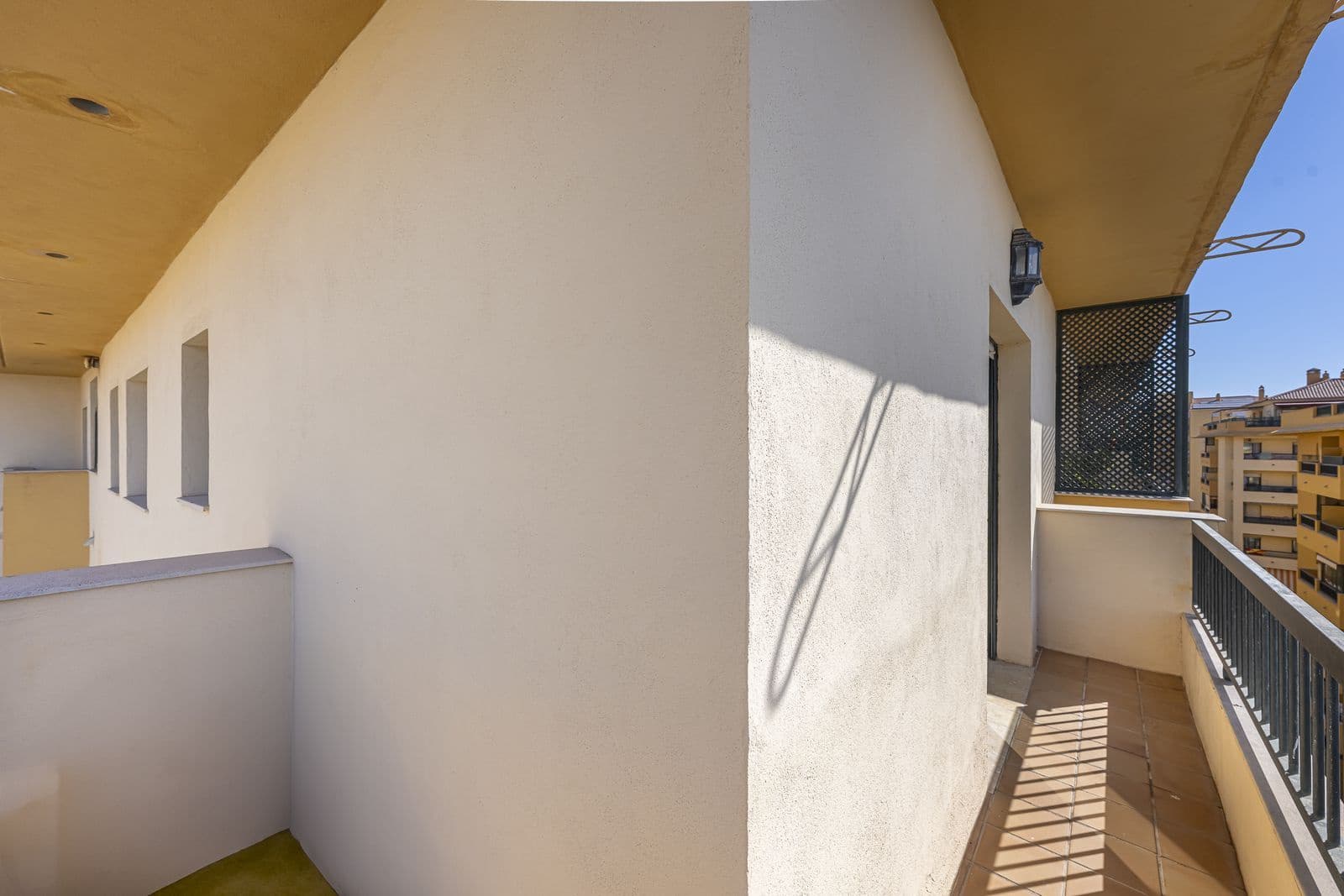 3 bedroom Apartment for sale in San Pedro de Alcantara - € 649,000 (Ref: 9967410)