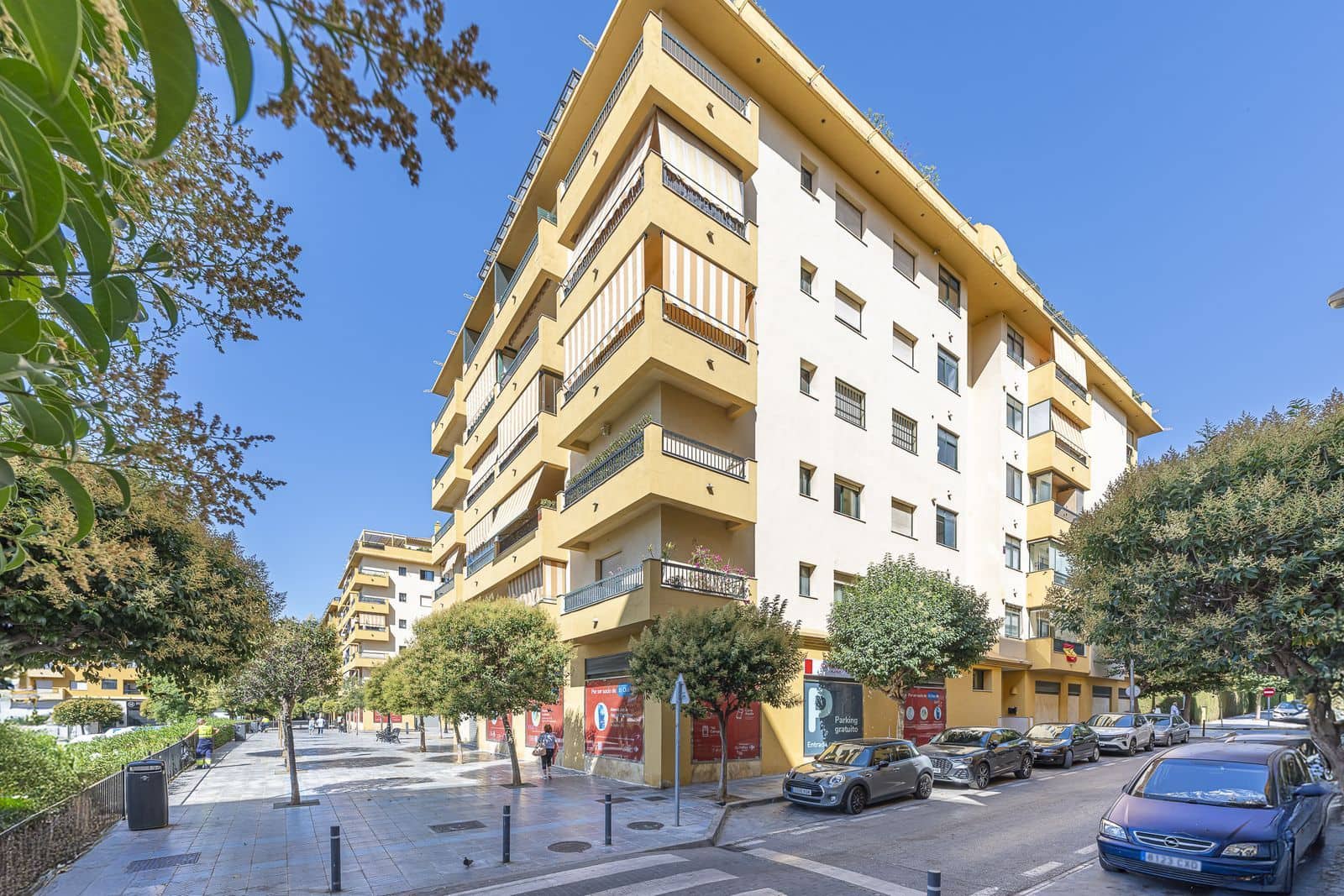 3 bedroom Apartment for sale in San Pedro de Alcantara - € 649,000 (Ref: 9967410)