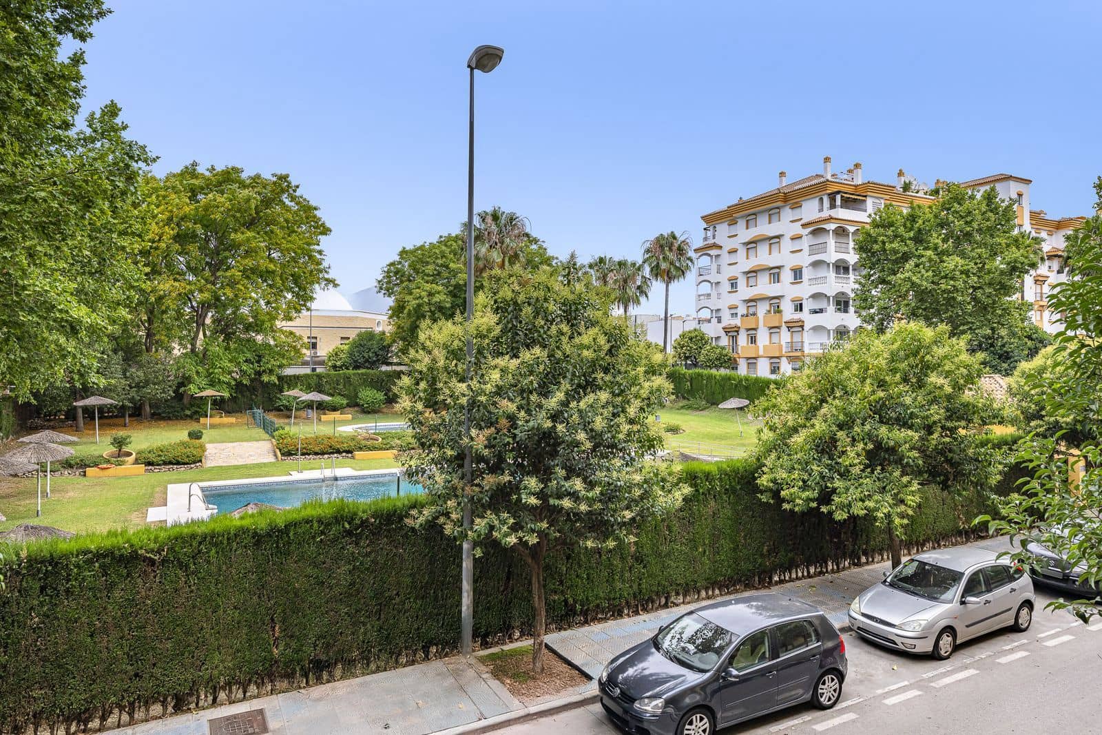 3 bedroom Apartment for sale in San Pedro de Alcantara - € 649,000 (Ref: 9967410)