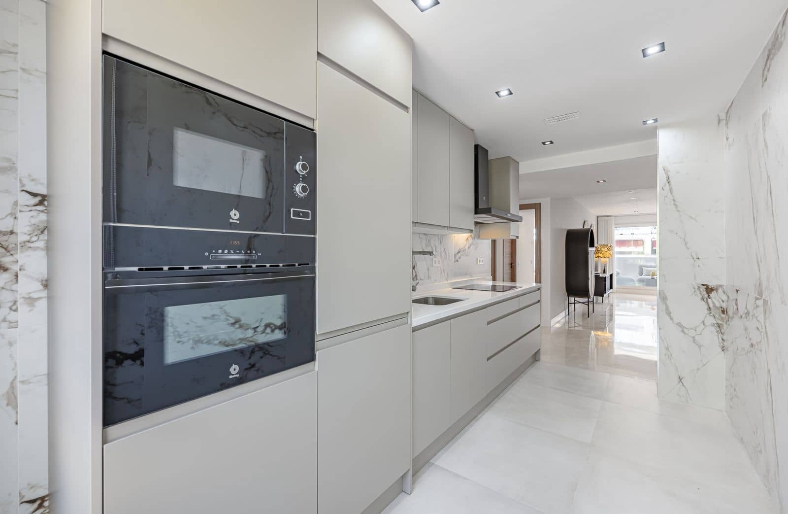 2 chambre Appartement à vendre à Golden Mile - 1 350 000 € (Ref: 9967415)