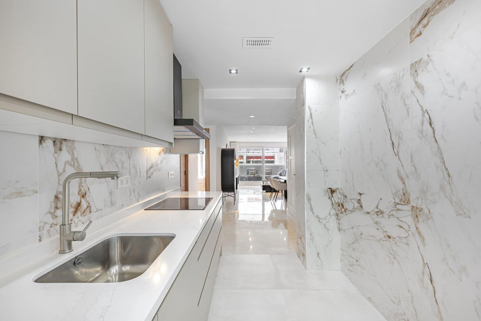 2 chambre Appartement à vendre à Golden Mile - 1 350 000 € (Ref: 9967415)