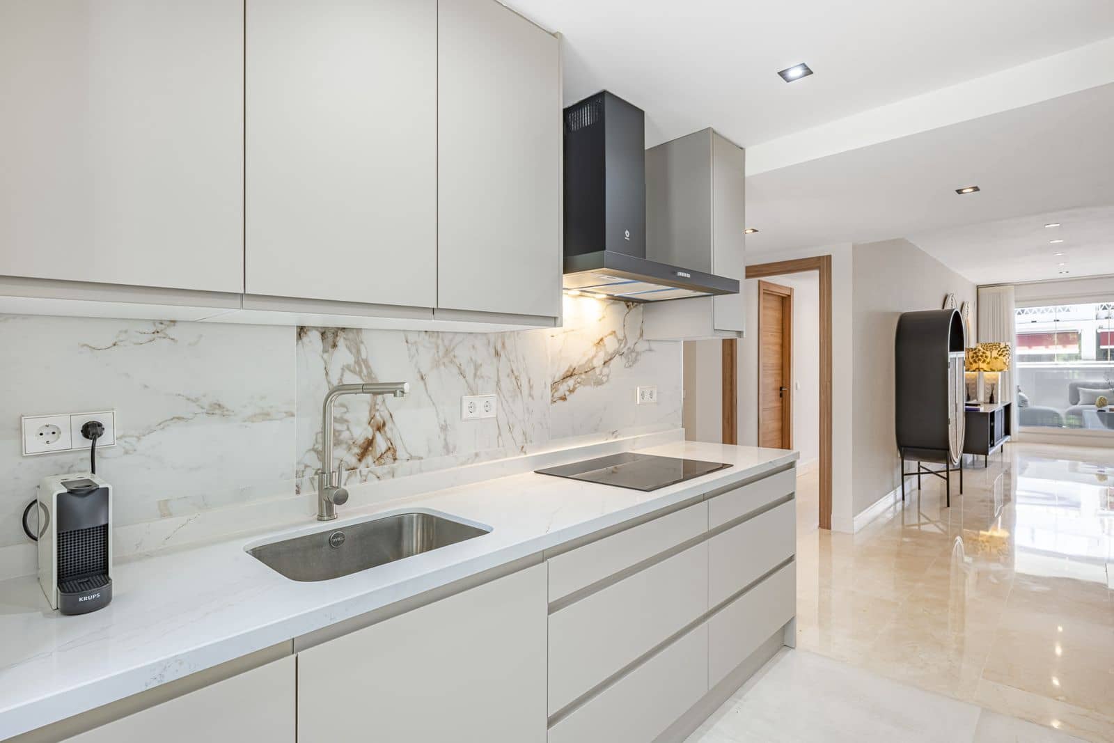 2 chambre Appartement à vendre à Golden Mile - 1 350 000 € (Ref: 9967415)