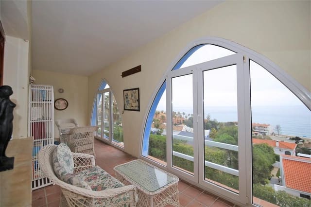 4 sypialnia Willa na sprzedaż w Buenas Noches, Estepona - 1 025 000 € (Ref: 9967417)
