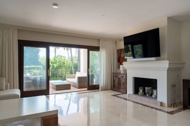 4 soverom Villa til salgs i El Rosario, Marbella - € 2 250 000 (Ref: 9967419)