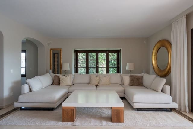 4 soverom Villa til salgs i El Rosario, Marbella - € 2 250 000 (Ref: 9967419)